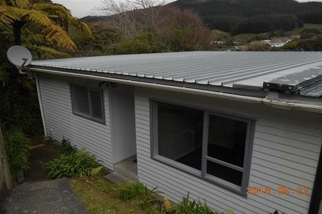 Photo of property in 13b Florio Terrace, Tawa, Wellington, 5028