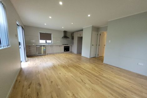 Photo of property in 82a Woodglen Road, Glen Eden, Auckland, 0602