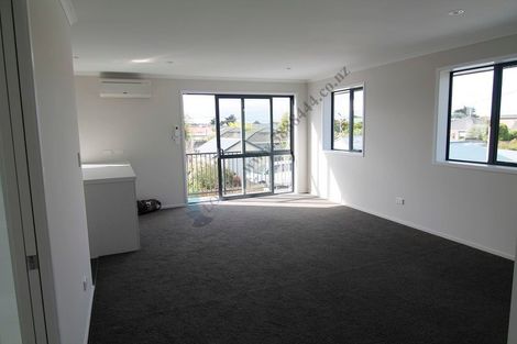 Photo of property in 104 Bowhill Road, New Brighton, Christchurch, 8083