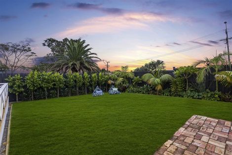 Photo of property in 1/126 Rangatira Road, Beach Haven, Auckland, 0626