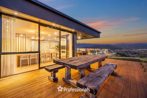 Photo of property in 37 Percy Kinsman Crescent, Riverstone Terraces, Upper Hutt, 5018