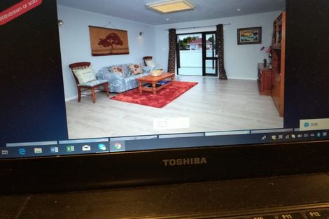 Photo of property in 3 Glen Marine Parade, Glendene, Auckland, 0602