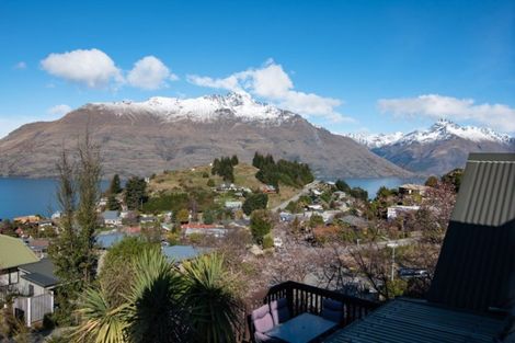 Photo of property in 36 Greenstone Place, Fernhill, Queenstown, 9300