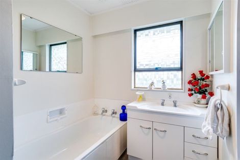 Photo of property in 174 Tait Drive, Greenmeadows, Napier, 4112