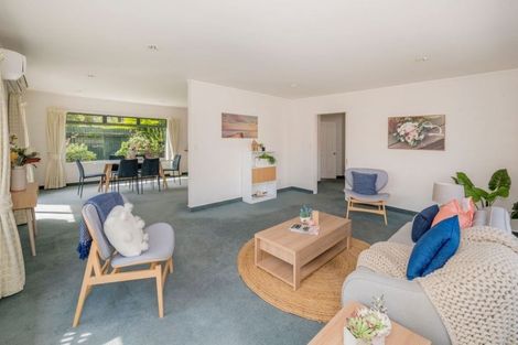 Photo of property in 2 Inverell Place, Waikanae, 5036