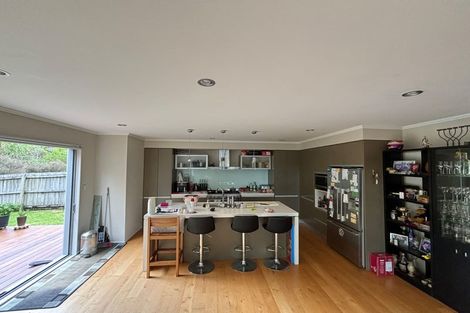 Photo of property in 28 Bur Oak Terrace, Schnapper Rock, Auckland, 0632