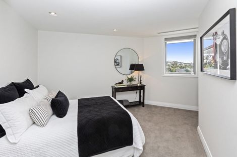 Photo of property in 15 Omeo Crescent, Redcliffs, Christchurch, 8081