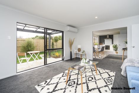 Photo of property in 4 Angelina Way, Kelvin Grove, Palmerston North, 4414