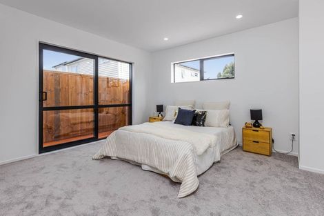 Photo of property in 7b Gladfield Lane, Te Atatu Peninsula, Auckland, 0610