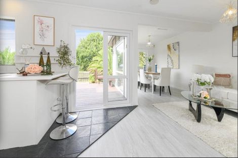 Photo of property in 12 Orinda Close, Botany Downs, Auckland, 2010