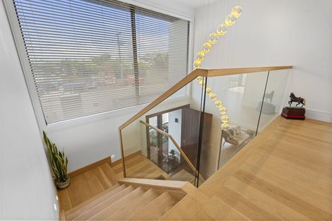 Photo of property in 37 Lake Pupuke Drive, Takapuna, Auckland, 0622