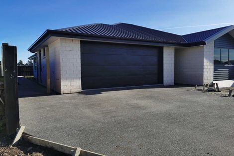 Photo of property in 12 Broadway Parade, Rolleston, 7615