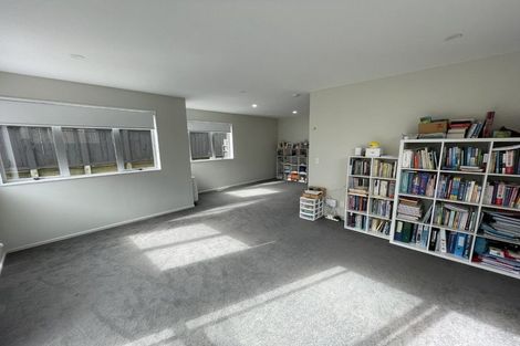 Photo of property in 14b Bracken Road, Newlands, Wellington, 6037