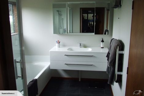 Photo of property in 4 Maffeys Road, Mount Pleasant, Christchurch, 8081