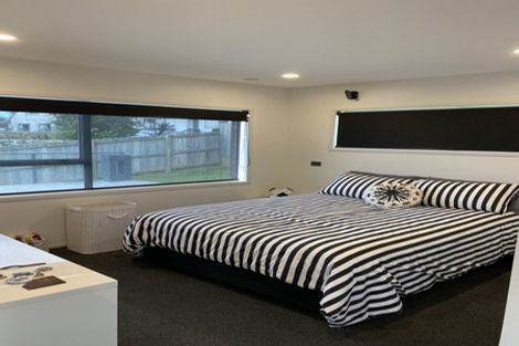 Photo of property in 2/97 Moore Street, Hillcrest, Auckland, 0627