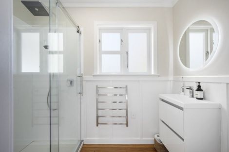 Photo of property in 340 Fergusson Drive, Heretaunga, Upper Hutt, 5018