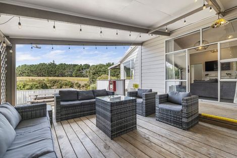 Photo of property in 18 Kawei Road, Ohawe, Hawera, 4671