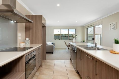 Photo of property in 12 Oka Street, Papamoa Beach, Papamoa, 3118