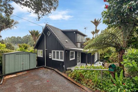 Photo of property in 33 Tainui Road, Titirangi, Auckland, 0604