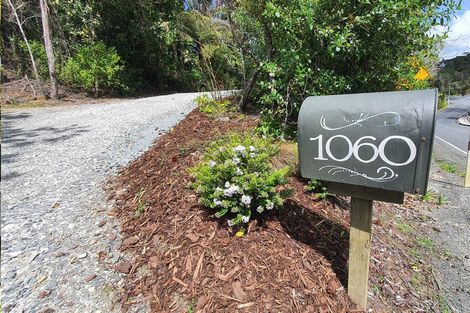 Photo of property in 1060 Sandspit Road, Sandspit, Warkworth, 0982