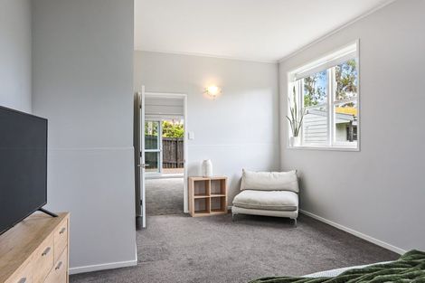 Photo of property in 43 Mcclintock Road, Massey, Auckland, 0614