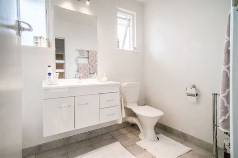 Photo of property in 300b Pages Road, Wainoni, Christchurch, 8061