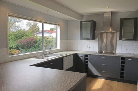 Photo of property in 1/46 Aviemore Drive, Highland Park, Auckland, 2010