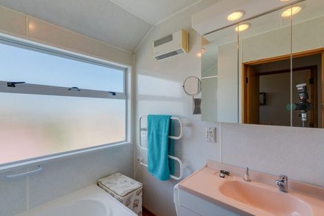 Photo of property in 65 Hillview Road, Birdlings Flat, Little River, 7591