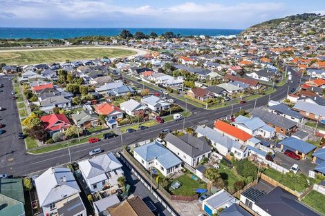 Photo of property in 42 Hargest Crescent, Saint Kilda, Dunedin, 9012