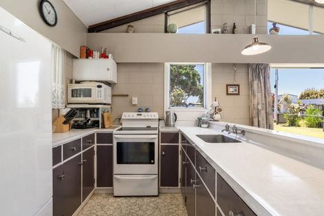 Photo of property in 108 Linton Crescent, Whangamata, 3620