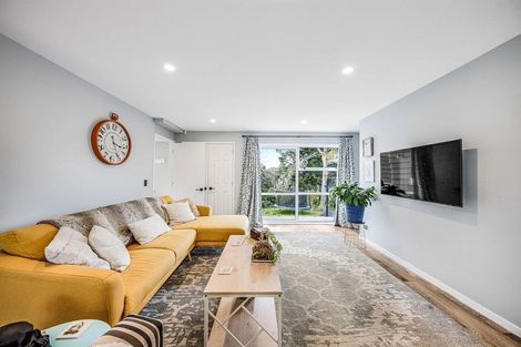 Photo of property in 15 Roland Road, Greenhithe, Auckland, 0632