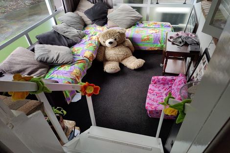 Photo of property in 12 Wilson Place, Papakura, 2110