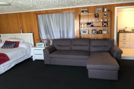 Photo of property in 113 Akaroa Drive, Maupuia, Wellington, 6022