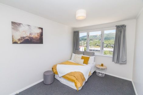 Photo of property in 25 Roberts Street, Tawa, Wellington, 5028