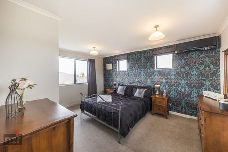 Photo of property in 6 Stonebridge Heights, Feilding, 4702