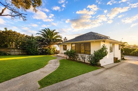 Photo of property in 2 Mellons Bay Road, Howick, Auckland, 2014
