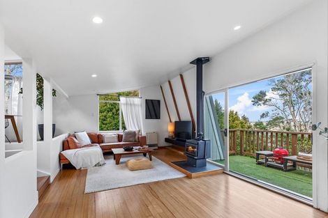 Photo of property in 1000 East Coast Road, Northcross, Auckland, 0630