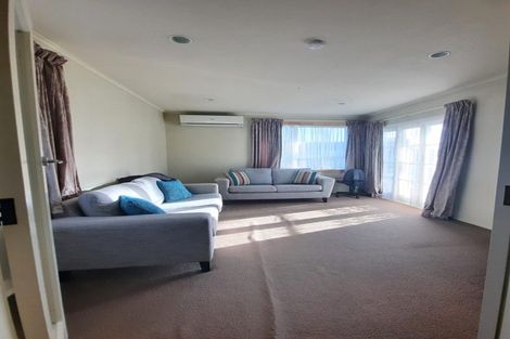 Photo of property in 50 Sutton Crescent, Papakura, 2110