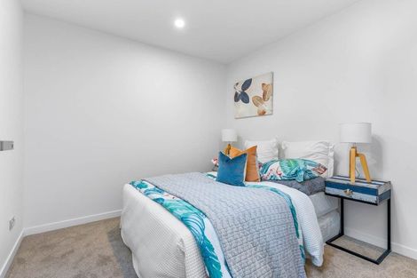 Photo of property in 121a Sycamore Drive, Sunnynook, Auckland, 0620