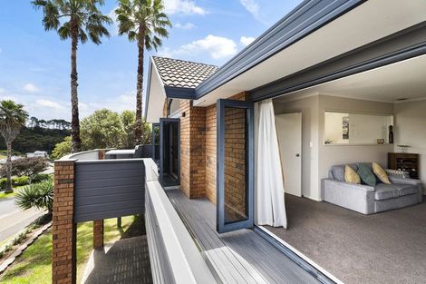 Photo of property in 14 Coralsea Way, Arkles Bay, Whangaparaoa, 0932