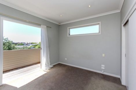 Photo of property in 35 Lemon Street, New Plymouth, 4310