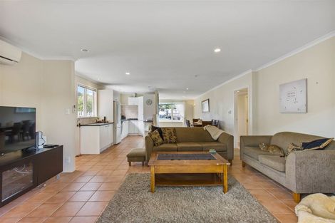 Photo of property in 211 Manuka Road, Bayview, Auckland, 0629