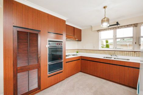 Photo of property in 10 Marsden Place, Awapuni, Palmerston North, 4412