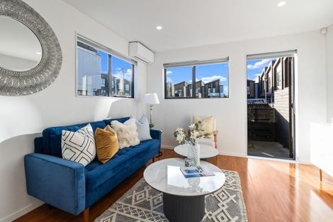 Photo of property in 1 Red Arches Road, Henderson, Auckland, 0610