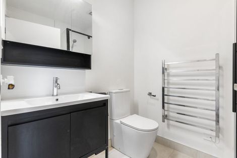 Photo of property in 14 Rara Lane, Manukau, Auckland, 2104