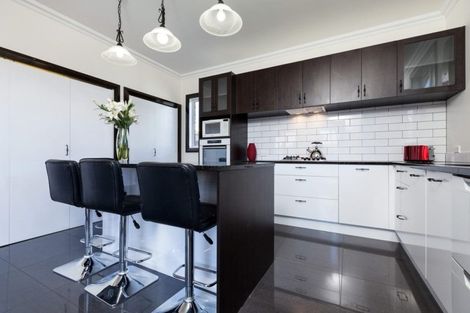 Photo of property in 286 Carrington Street, Vogeltown, New Plymouth, 4310