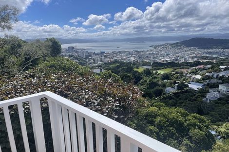 Photo of property in 39 Karepa Street, Brooklyn, Wellington, 6021