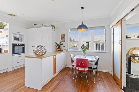 Photo of property in 58 Airlie Road, Plimmerton, Porirua, 5026