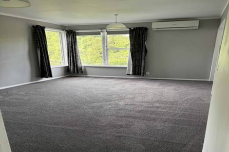 Photo of property in 19 Creswick Terrace, Northland, Wellington, 6012