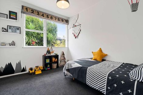 Photo of property in 16 Levesque Street, Birkdale, Auckland, 0626